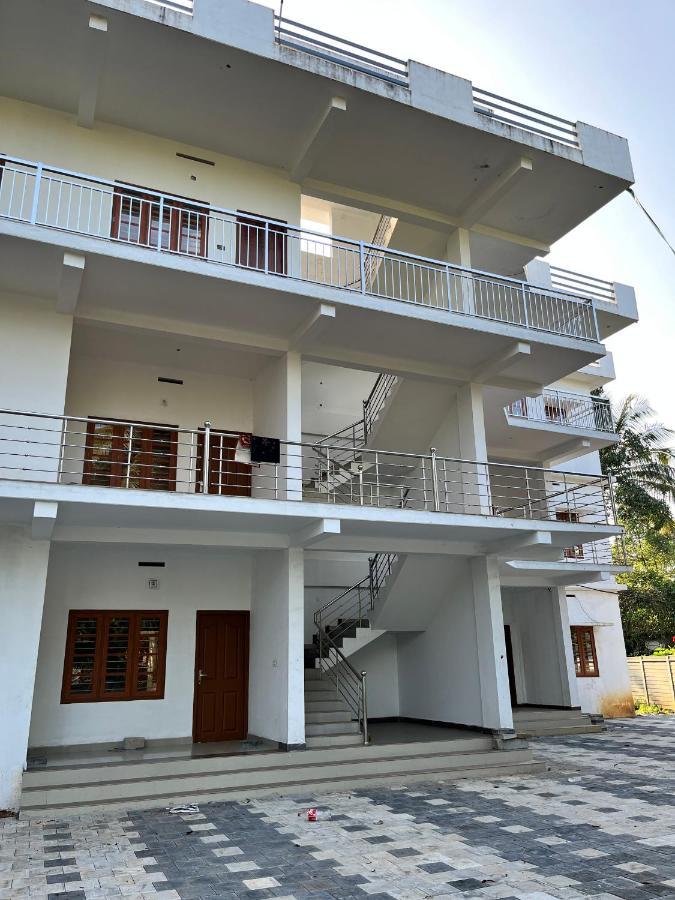 Wayanad Biriyomz Residency, Kalpatta, Low Cost Rooms And Deluxe Apartment Exterior photo