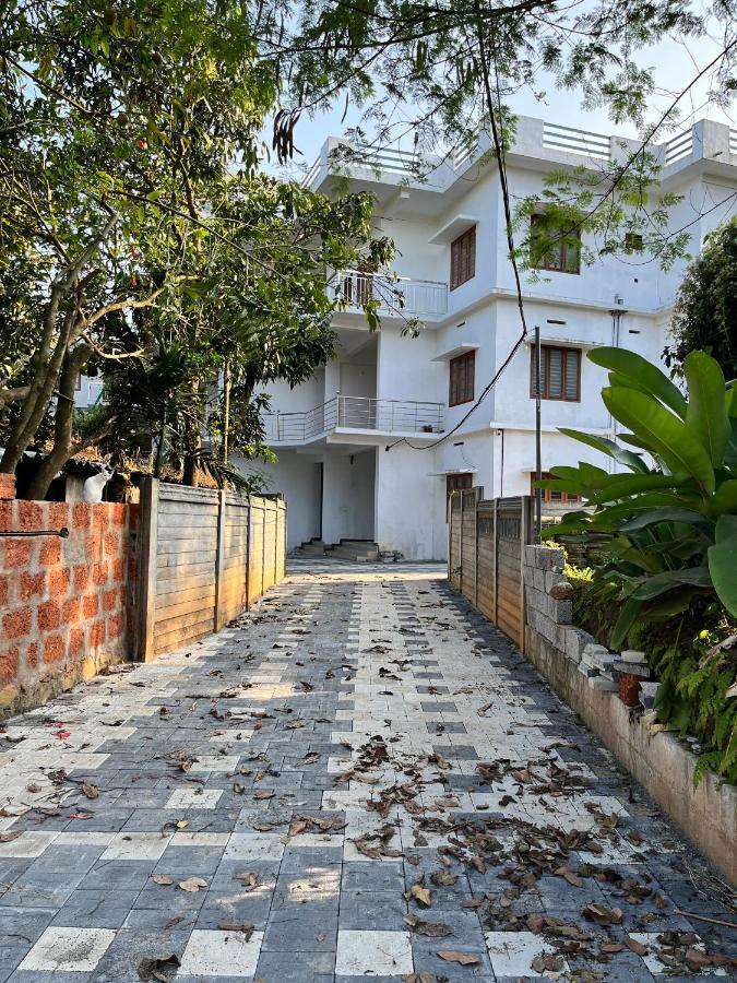 Wayanad Biriyomz Residency, Kalpatta, Low Cost Rooms And Deluxe Apartment Exterior photo